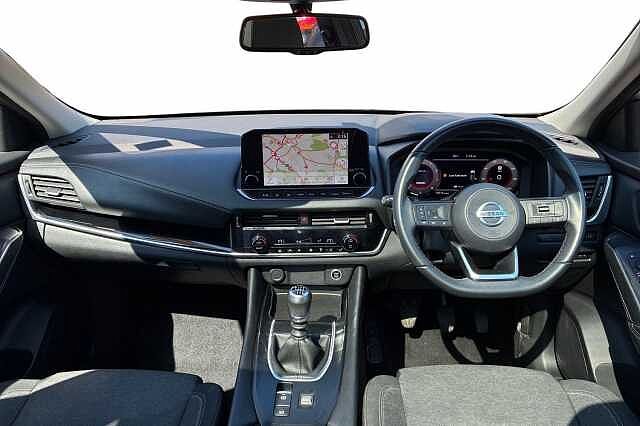 Nissan QASHQAI 1.3 DiG-T MH N-Connecta [Glass Roof] 5dr