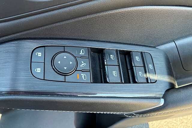 Nissan QASHQAI 1.3 DiG-T MH N-Connecta [Glass Roof] 5dr