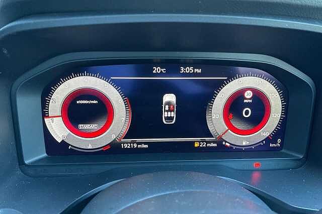 Nissan QASHQAI 1.3 DiG-T MH N-Connecta [Glass Roof] 5dr